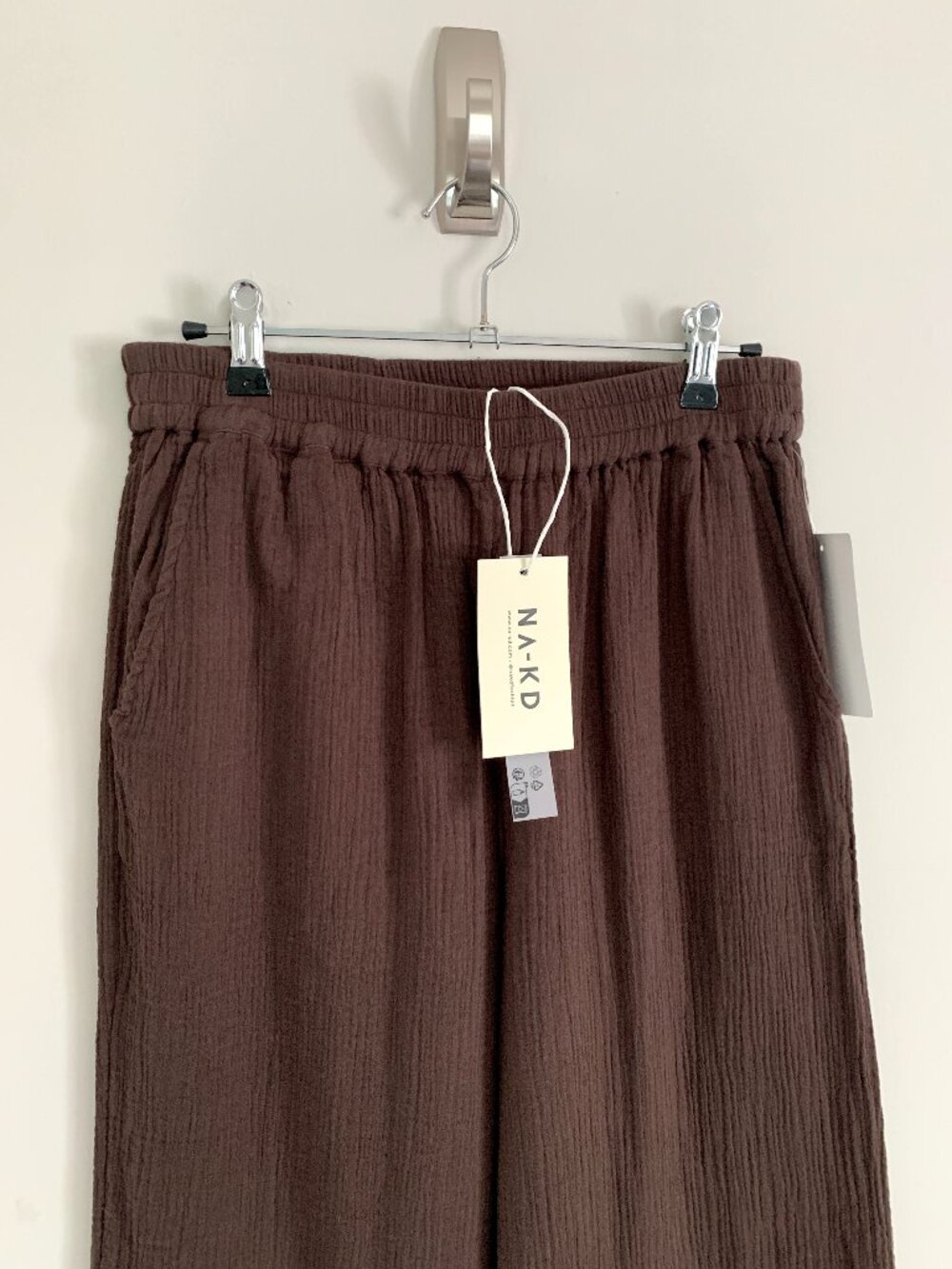 NWT NA-KD Chocolate Brown Wide Leg Pants Crinkle Gauze Trousers Minimalist M - Picture 5 of 9